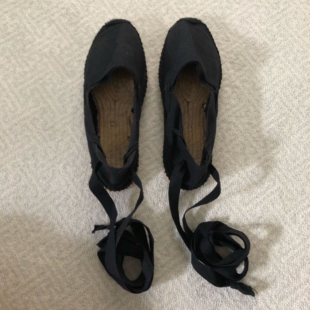 Handmade Spanish Flat Espadrilles in Black - Picture 3 of 5